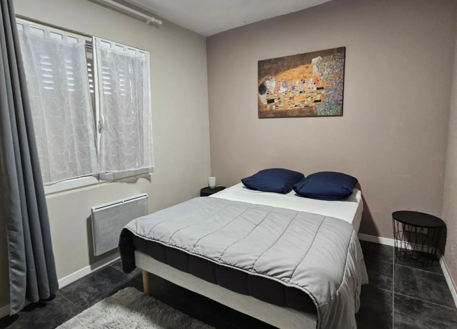 Gite Des Cypres La Garde Adhemar Apartment